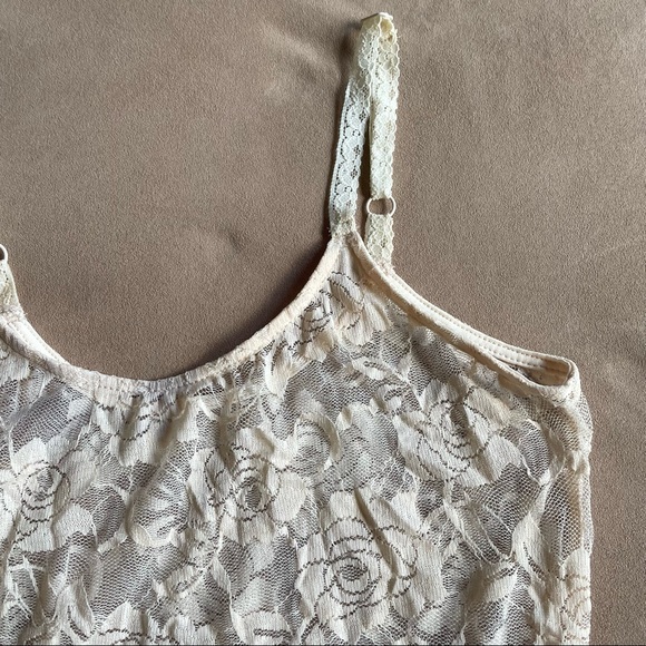 F21 Lace Cami - Picture 2 of 3